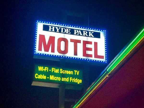 Hyde Park Motel image 1