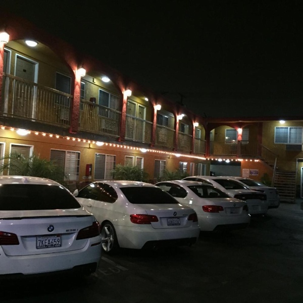 Hyde Park Motel image 11